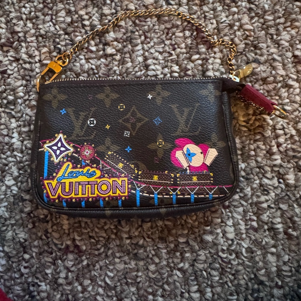 New authentic louis vuitton mini pochette